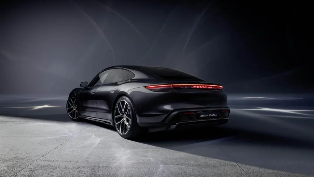 Porsche Black Edition. Elegancia oscura y rendimiento sin concesiones 11 Motor16 320944 6000x3957 Motor16