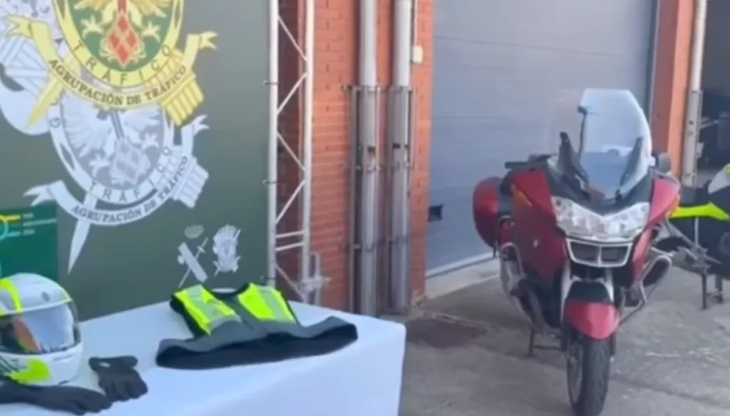 686ab8098c165.png Motor16