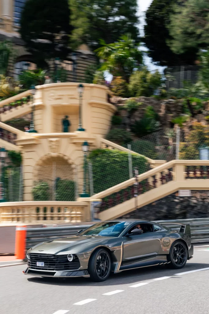 El impresionante deportivo de 2,3 millones con el que Fernando Alonso fue a 'echar unos cartones' al Casino de Montecarlo 1 Motor16 Aston Martin Valiant Alonso