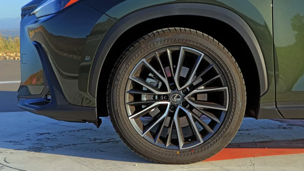 Prueba del Lexus NX 450h+ Luxury: El SUV que pretende contentar a todos 16 Motor16 Prueba del Lexus NX 450h+ Luxury