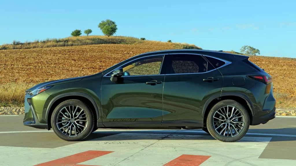 Prueba del Lexus NX 450h+ Luxury: El SUV que pretende contentar a todos 1 Motor16 Prueba del Lexus NX 450h+ Luxury