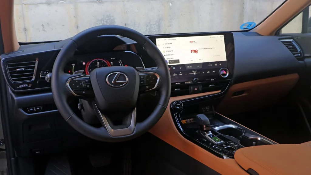 Prueba del Lexus NX 450h+ Luxury: El SUV que pretende contentar a todos 3 Motor16 Prueba del Lexus NX 450h+ Luxury