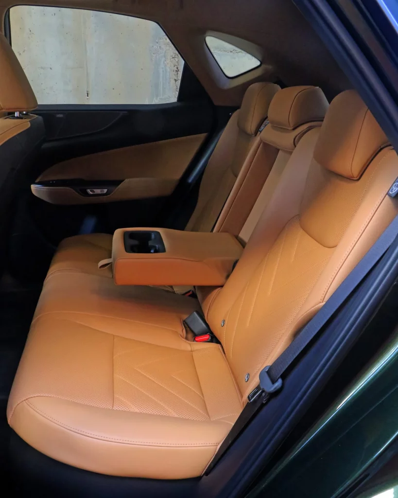 Prueba del Lexus NX 450h+ Luxury: El SUV que pretende contentar a todos 5 Motor16 Prueba del Lexus NX 450h+ Luxury