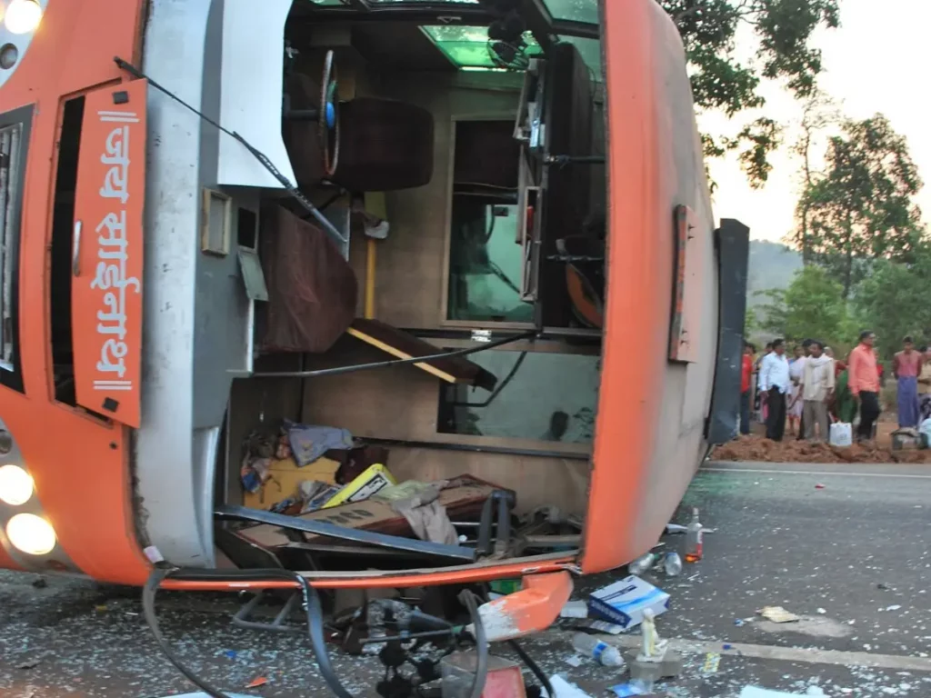 Lamine Yamal sube un vídeo a sus redes sociales viajando sin cinturón de seguridad: Esto es lo que le puede ocurrir 3 Motor16 Accidente autobús