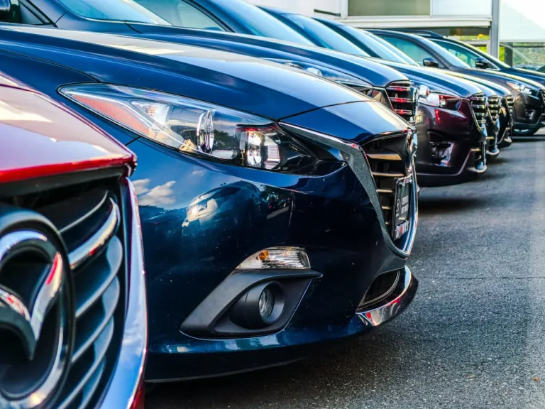 Si piensas alquilar un coche este verano, apunta estos consejos para no tener sorpresas… Y que no te timen
