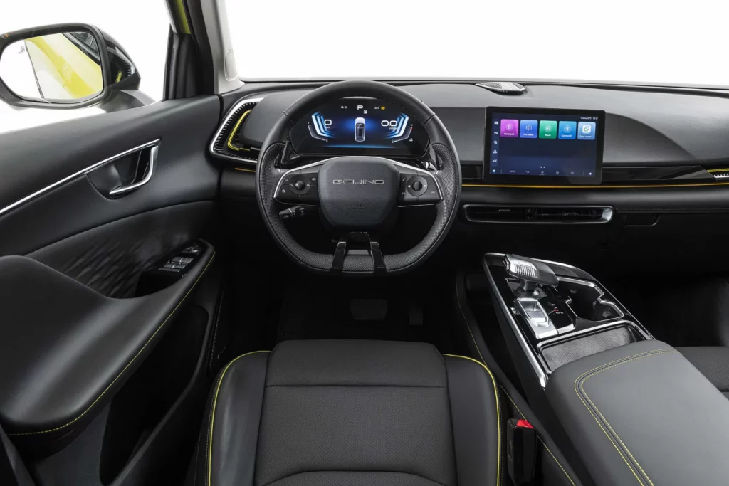 X55, el nuevo SUV con el que BAIC desembarca en España 2 Motor16 BAIC X55 interior Motor16