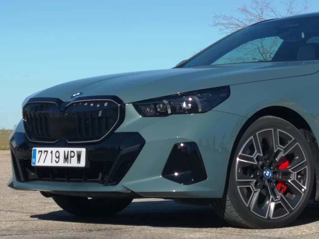 Prueba del BMW i5 eDrive40 Touring: Un eléctrico de largo recorrido 4 Motor16 BMW i5 Touring eDrive40 10 Motor16