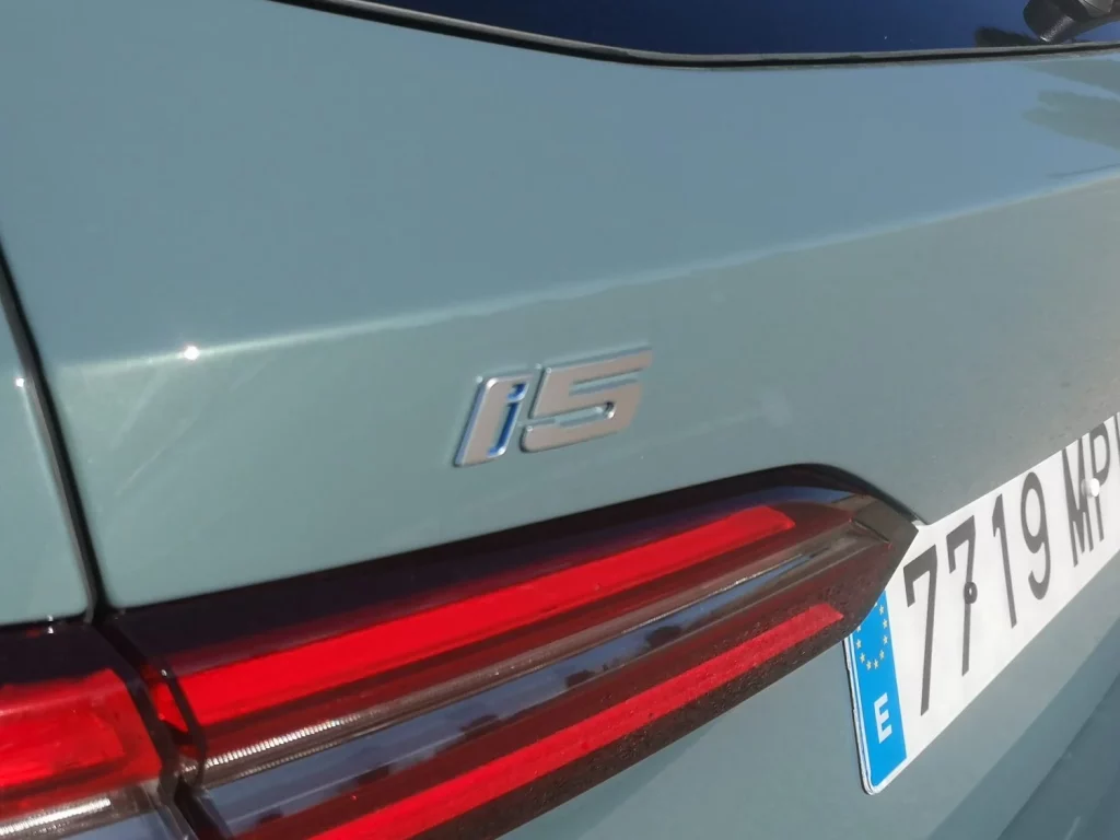 Prueba del BMW i5 eDrive40 Touring: Un eléctrico de largo recorrido 9 Motor16 BMW i5 Touring eDrive40 11 Motor16