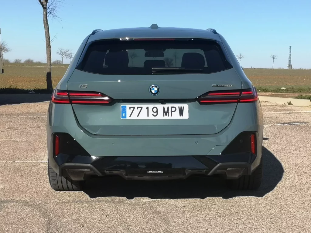 Prueba del BMW i5 eDrive40 Touring: Un eléctrico de largo recorrido 8 Motor16 BMW i5 Touring eDrive40 15 Motor16