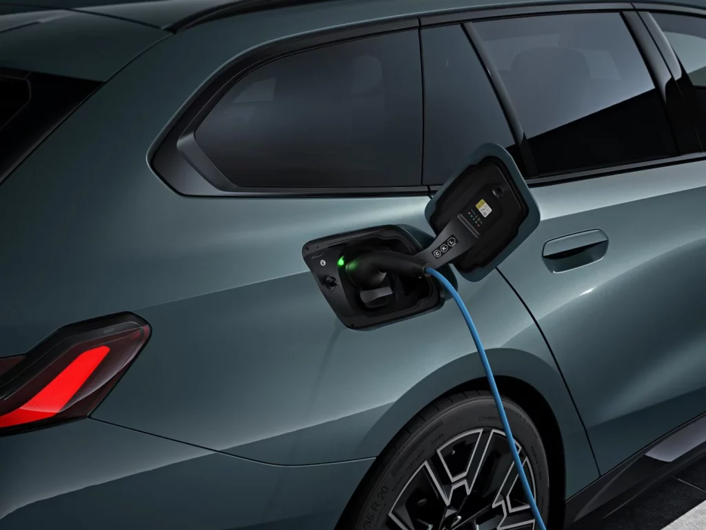 Prueba del BMW i5 eDrive40 Touring: Un eléctrico de largo recorrido 11 Motor16 BMW i5 eDrive40 Touring 4 Motor16