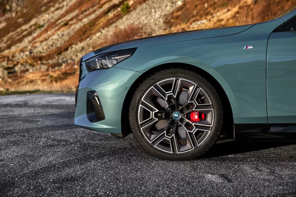 Prueba del BMW i5 eDrive40 Touring: Un eléctrico de largo recorrido 6 Motor16 BMW i5 eDrive40 Touring 1 Motor16