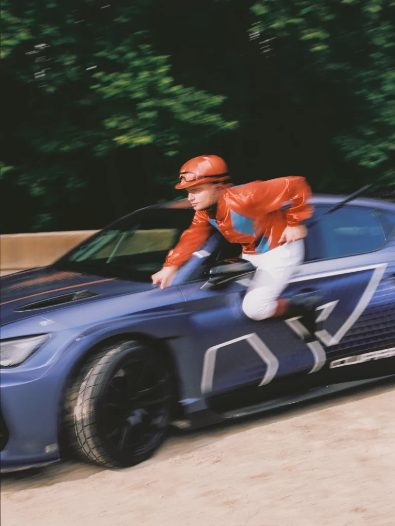 La curiosa campaña de Cupra que busca cambiar el significado del término "racing" 6 Motor16 CUPRA Redefining Racing5 Motor16