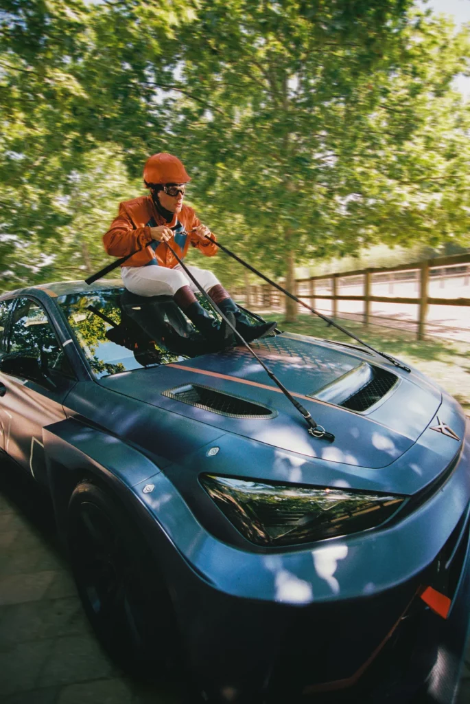 La curiosa campaña de Cupra que busca cambiar el significado del término "racing" 7 Motor16 CUPRA Redefining Racing6 Motor16