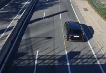 Mira estos detalles para saber si el coche que llevas delante es un vehículo camuflado de la Guardia Civil de Tráfico