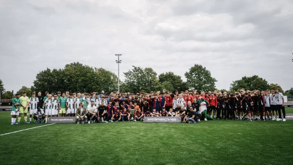 El torneo de fútbol solidario en el que Porsche reparte 400 euros por cada gol 3 Motor16 Copa Porsche de Futbol4 Motor16