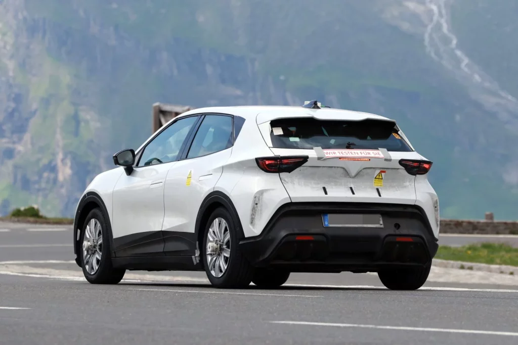 Cuenta atrás para el Cupra Raval, que podría estar listo este mismo año 19 Motor16 Cupra Raval 17 Motor16