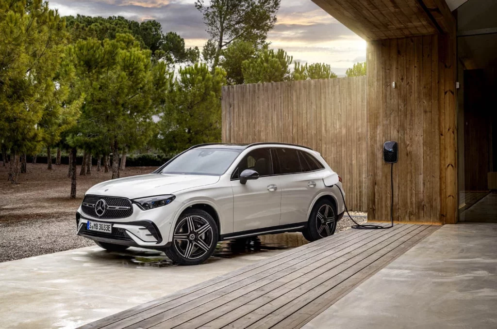 El motivo por el que Mercedes-Benz lleva cinco años liderando el mercado de los PHEV en España 2 Motor16 Mercedes-Benz GLC PHEV