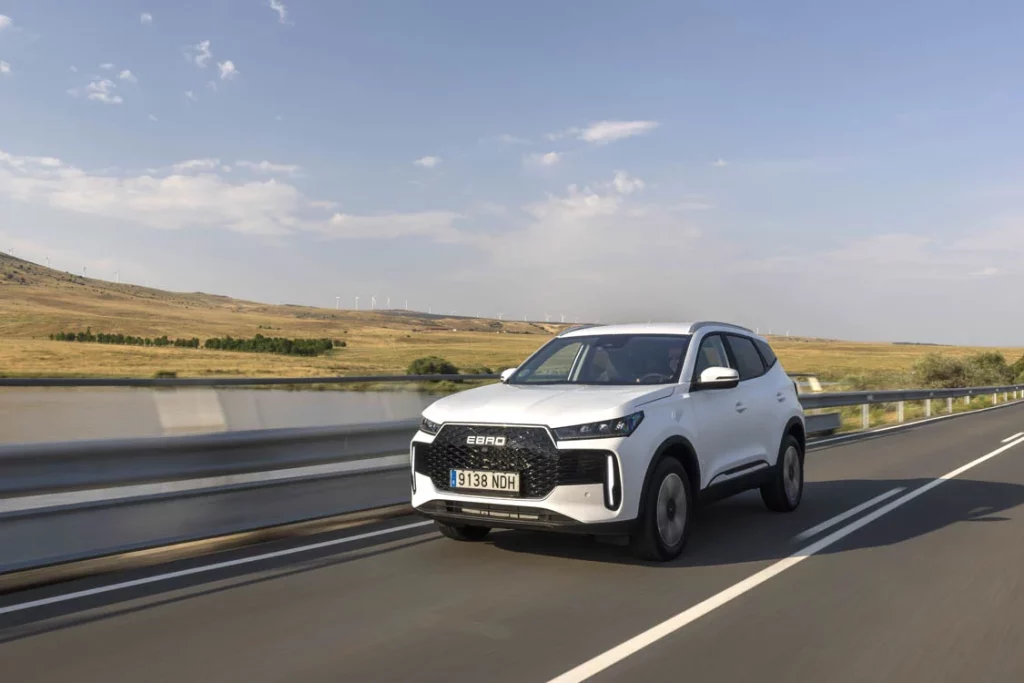 Primera prueba del EBRO s400 HEV. Convincente 44 Motor16 EBRO s400 93 Motor16