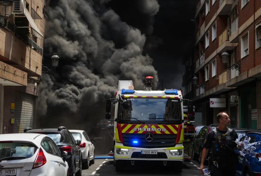 7 puntos que debes cumplir a rajatabla si te sorprende un incendio cuando conduces tu coche 2 Motor16 incendio coche