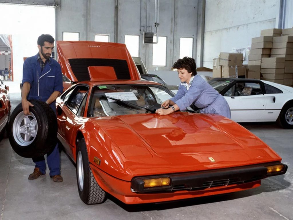 Ferrari 308 GTB, 50 años del coche que cambió al Cavallino 4 Motor16 FERRARI 308 GTB 50 ANIVERSARIO 21 1 Motor16