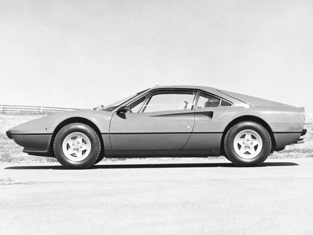 Ferrari 308 GTB, 50 años del coche que cambió al Cavallino 32 Motor16 FERRARI 308 GTB 50 ANIVERSARIO 27 1 Motor16