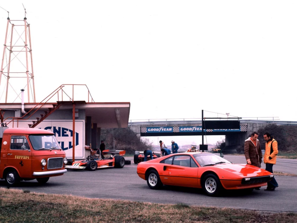 Ferrari 308 GTB, 50 años del coche que cambió al Cavallino 8 Motor16 FERRARI 308 GTB 50 ANIVERSARIO 3 Motor16