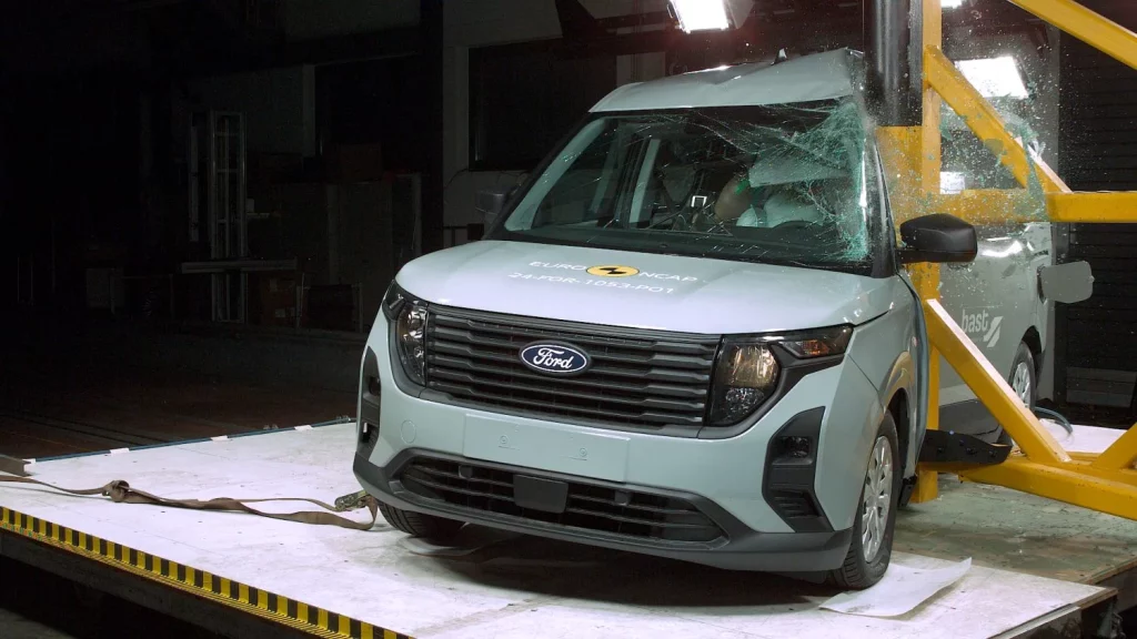 Euro NCAP: 5 coches sobresalientes y otros 5 que no lo son tanto 2 Motor16 FORD TOURNEO COURIER EURO NCAP 2025 Motor16