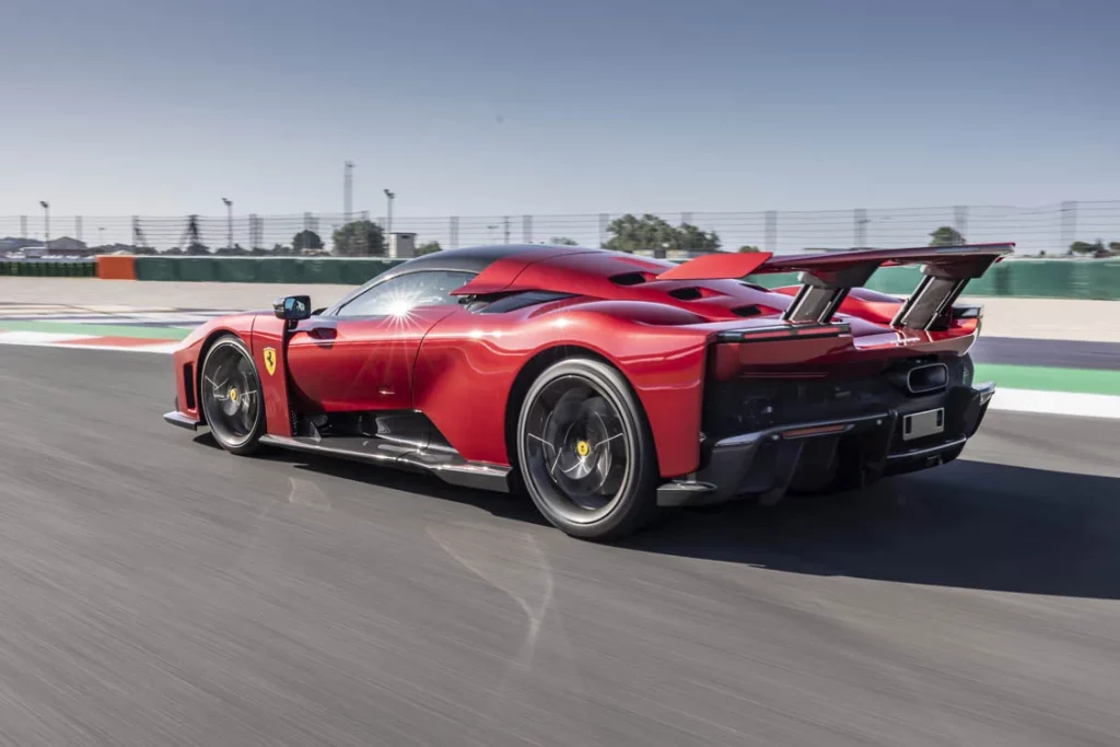 Michelin y Ferrari, una exclusiva alianza que va sobre ruedas 1 Motor16 Michelin desarrolla un neumático específico para el Ferrari F80