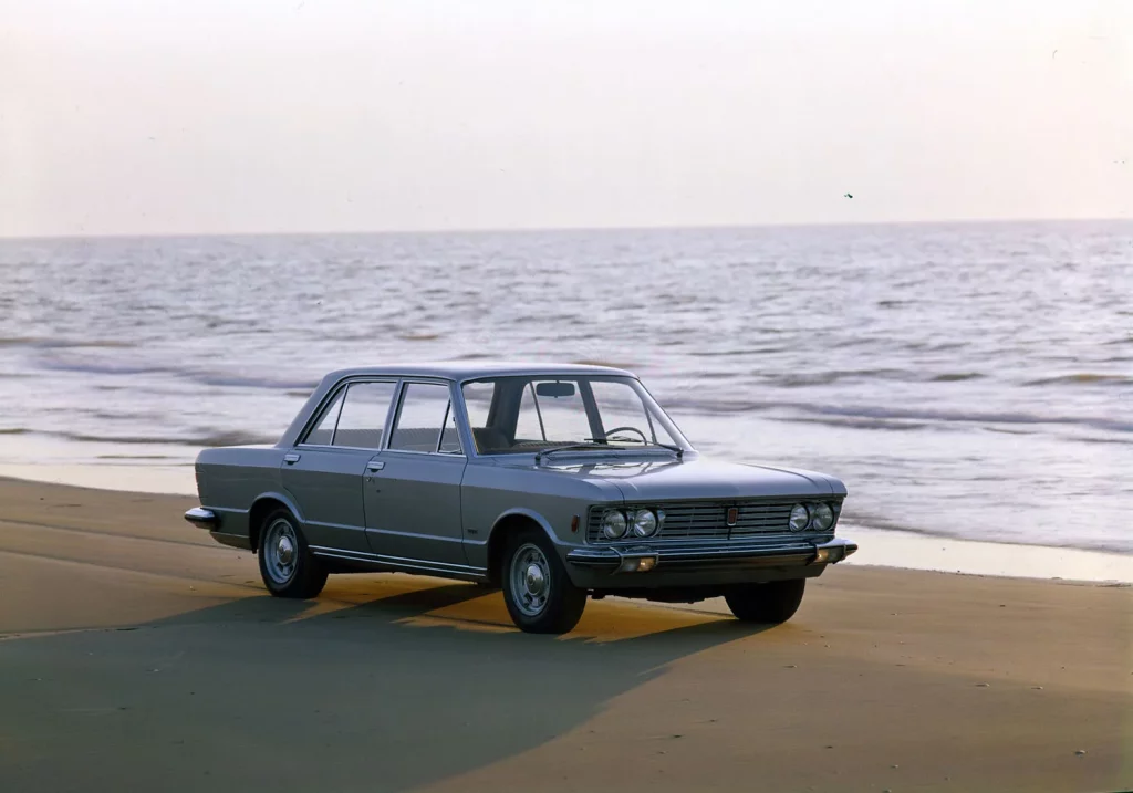 Fiat130 Motor16