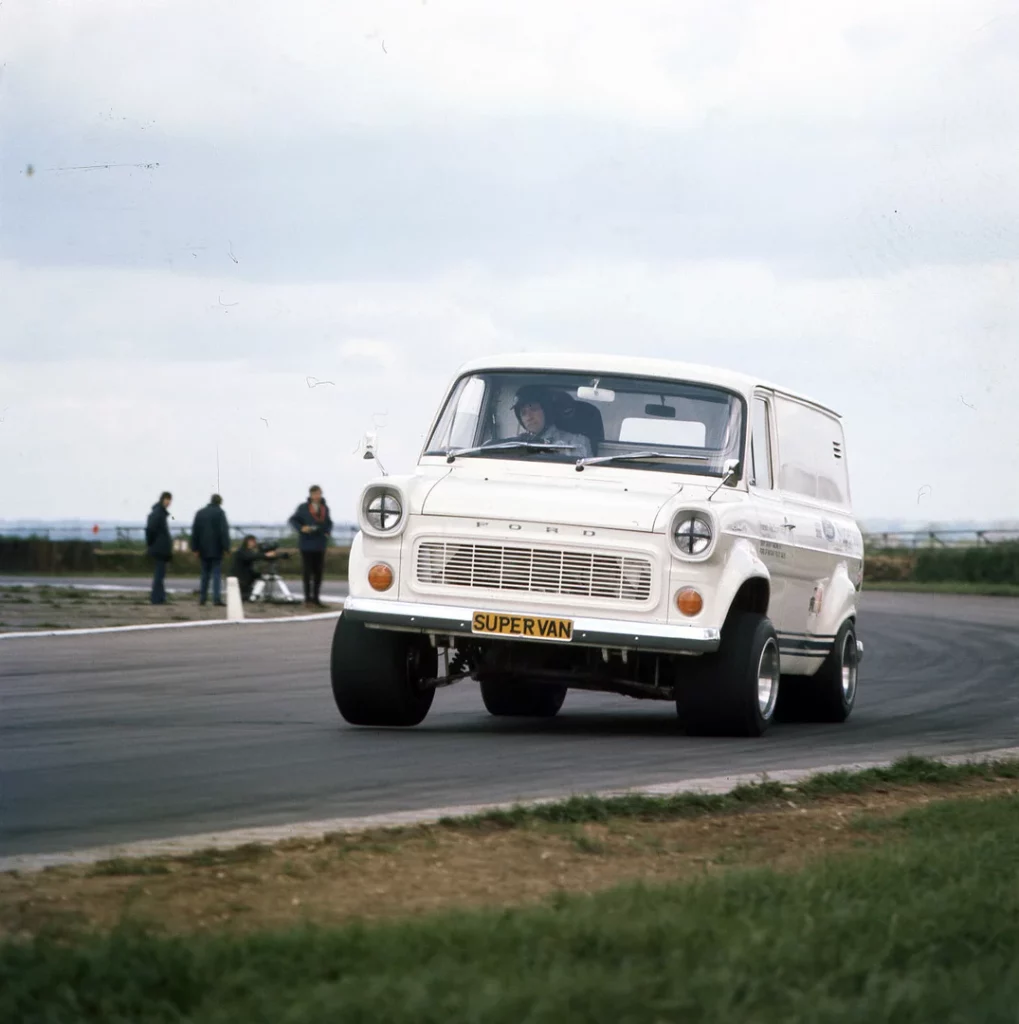La Ford Transit celebra 60 años de historias extraordinarias