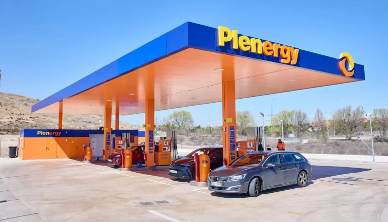 Quienes se hinchan a vender gasolina low-cost te dan los mejores consejos para ahorrar hasta la última gota