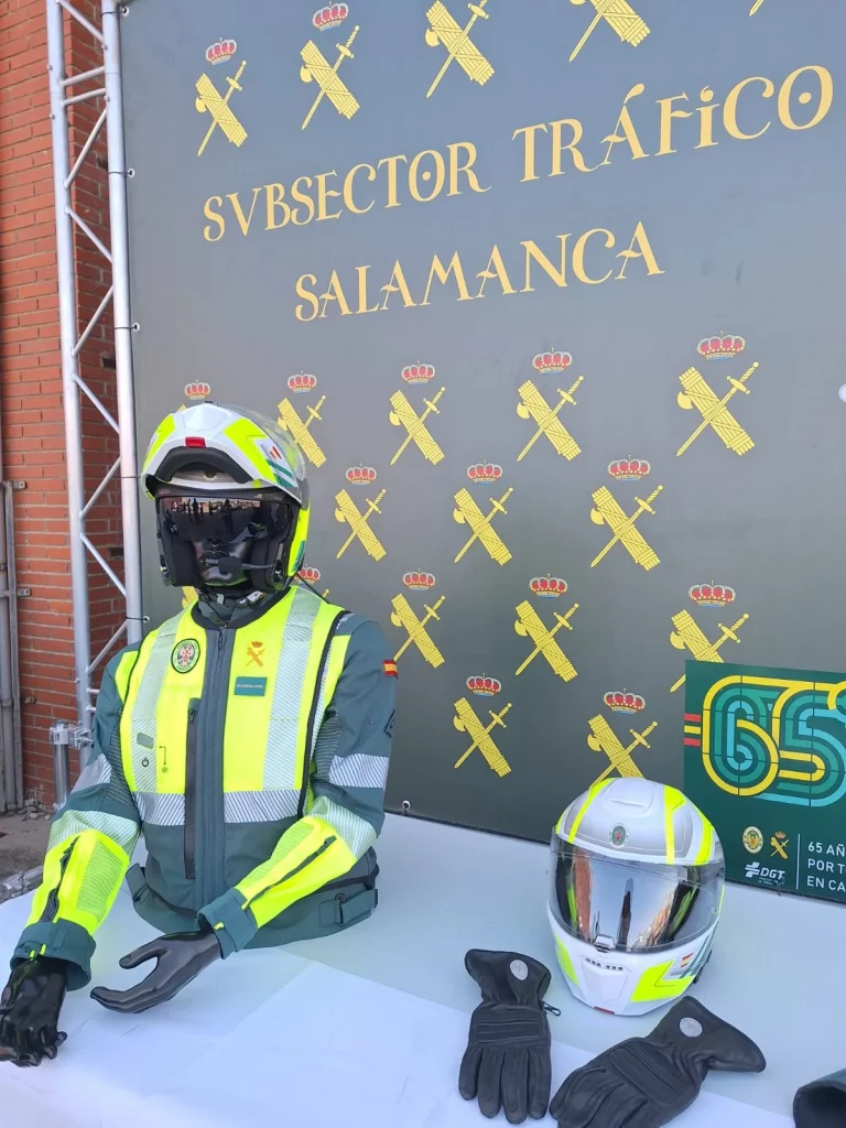3 pistas infalibles que te ayudarán a detectar una moto camuflada de la Guardia Civil de Tráfico 2 Motor16 motos camufladas Guardia Civil