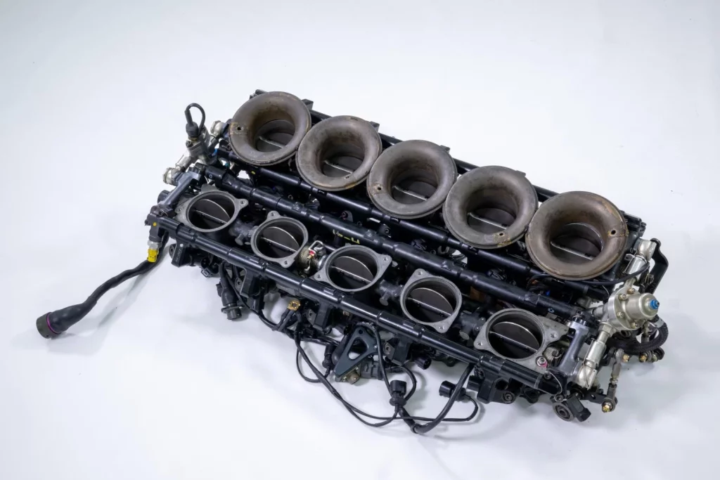 Ya hay fecha para poder hacerte con pedacito del último Honda V10 de Senna 8 Motor16 Honda V10 de Senna 9 Motor16