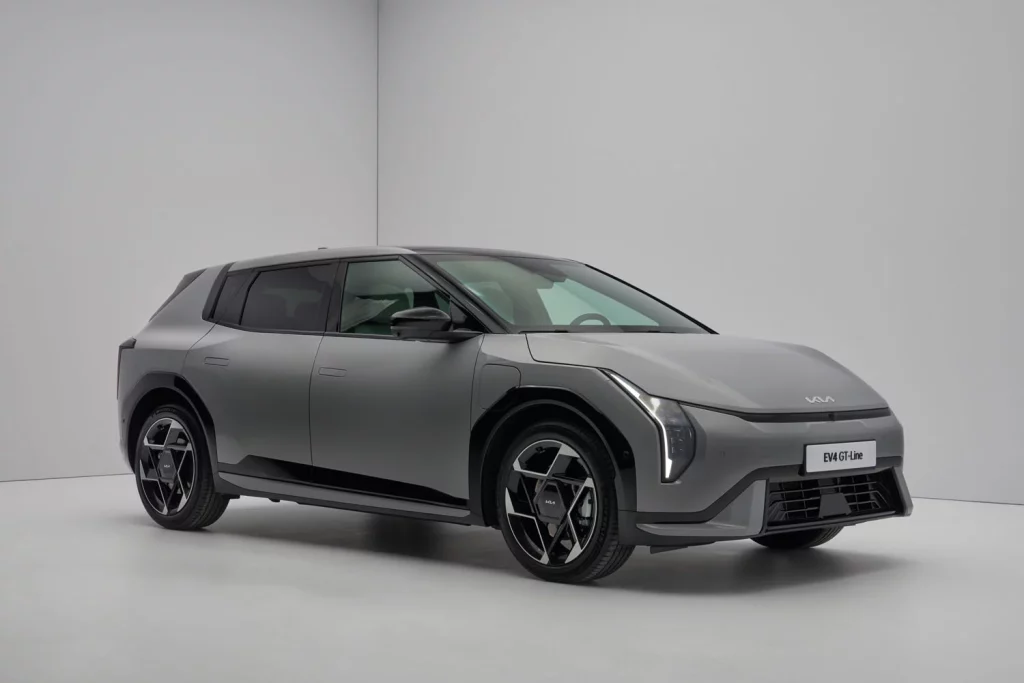 KIA EV4 HATCHBACK 1 Motor16