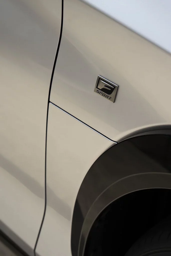 Probamos el nuevo Lexus RZ, el eléctrico que reinventa la forma de conducir 56 Motor16 LEXUS RZ F SPORT 49 Motor16