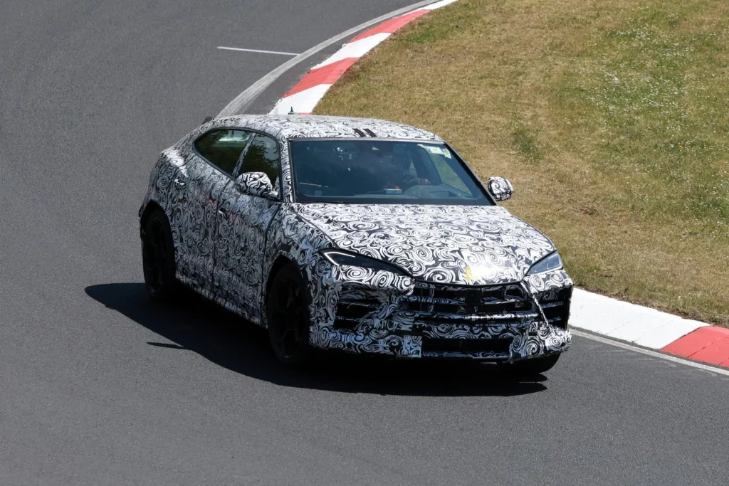 Cuenta atrás para la llegada del Lamborghini Urus SE Performante 2026 4 Motor16 Lamborghini Urus SE Performante 2026 3 Motor16