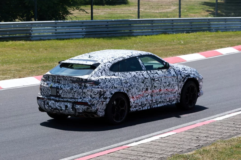 Cuenta atrás para la llegada del Lamborghini Urus SE Performante 2026 7 Motor16 Lamborghini Urus SE Performante 2026 6 Motor16