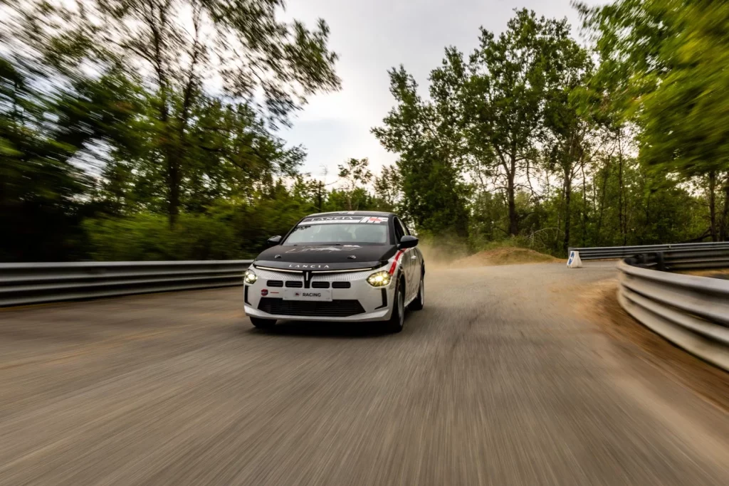 Lancia Ypsilon HF Racing: Una forma accesible de entrar en los rallies 20 Motor16 Lancia Ypsilon HF Racing 19 Motor16