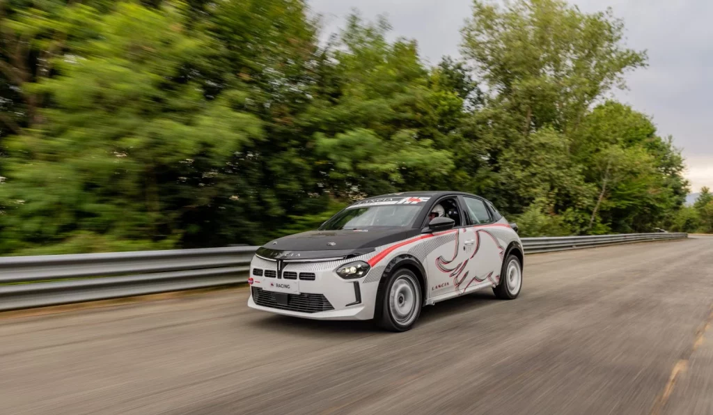 Lancia Ypsilon HF Racing: Una forma accesible de entrar en los rallies 26 Motor16 Lancia Ypsilon HF Racing 25 Motor16