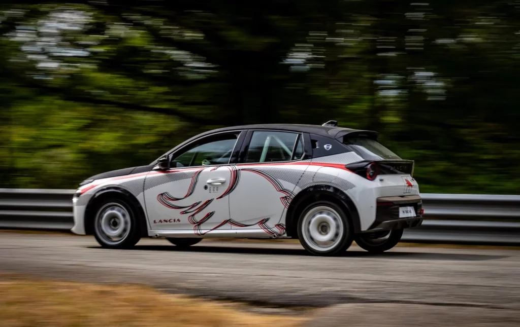 Lancia Ypsilon HF Racing: Una forma accesible de entrar en los rallies 1 Motor16 Lancia Ypsilon HF Racing (3)