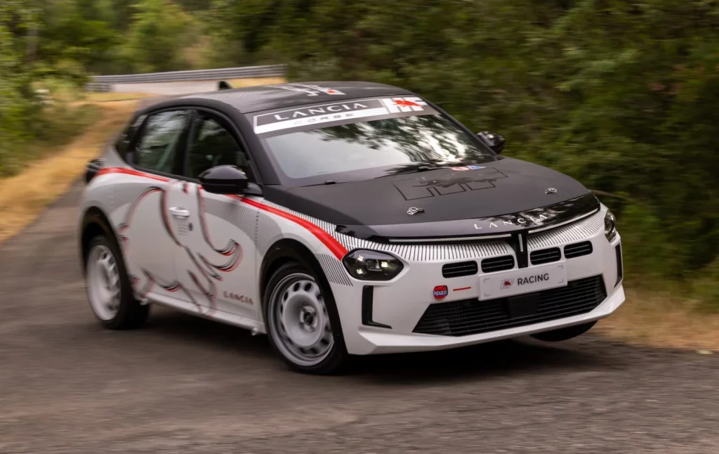 Lancia Ypsilon HF Racing: Una forma accesible de entrar en los rallies 11 Motor16 Lancia Ypsilon HF Racing 9 Motor16