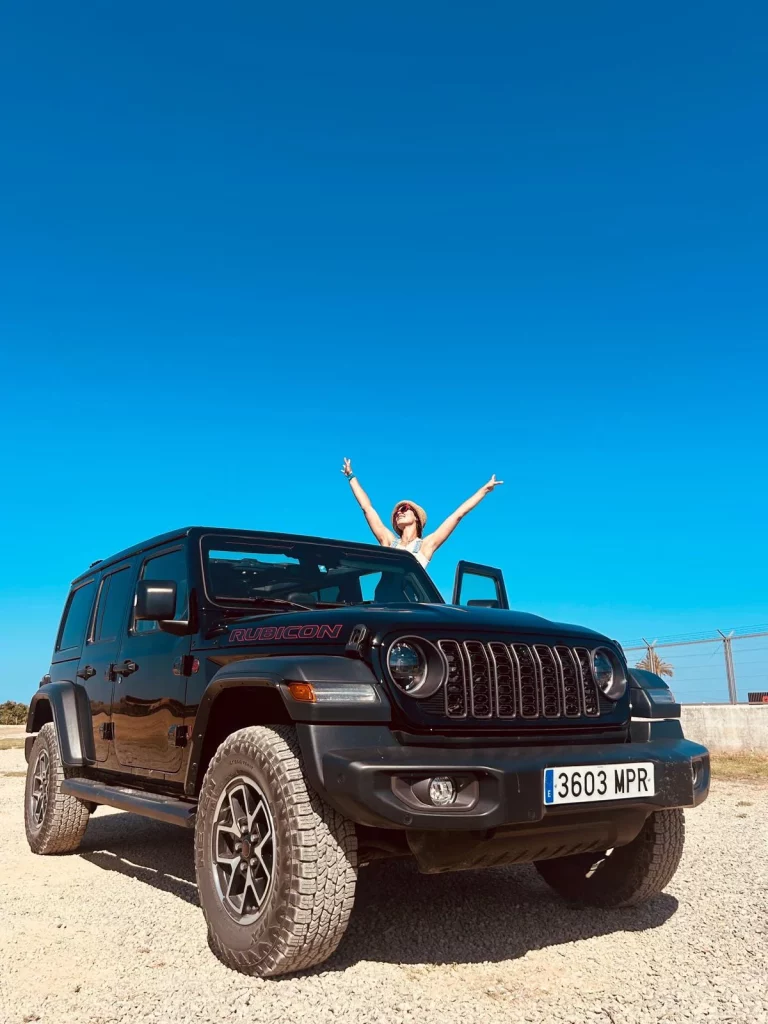La marca de coches en la que confía la actriz Megan Montaner 5 Motor16 MEGANMONTANER FOTO1JEEP Motor16