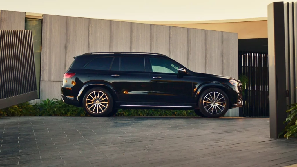 La conocida actriz internacional que Mercedes-Benz ha fichado para dar voz a sus anuncios 1 Motor16 MERCEDES BENZ GLS1 Motor16