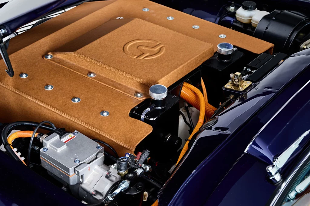Everrati y la electrificación de un icono eterno: el Mercedes SL Pagoda 25 Motor16 MERCEDES SL PAGODA BY EVERRATI 17 Motor16