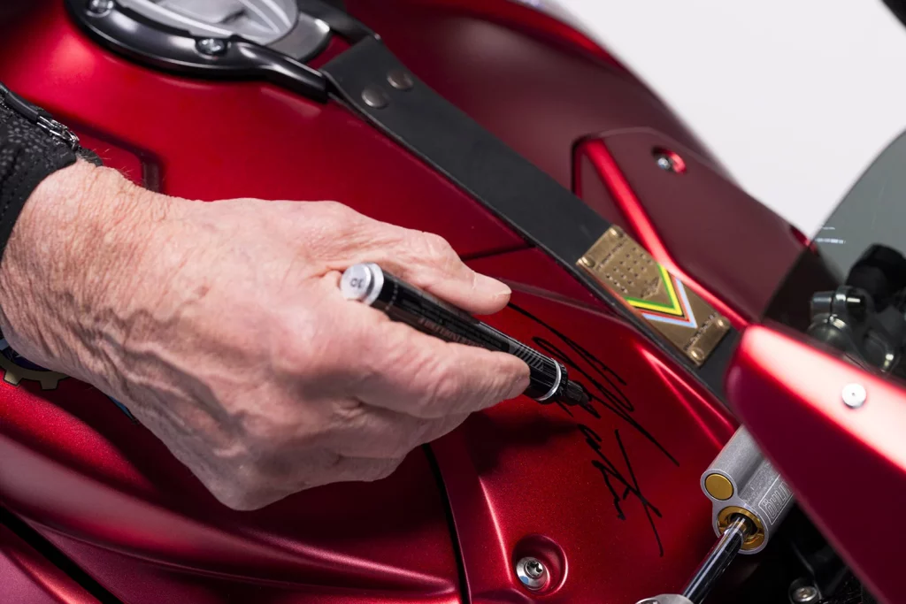 MV Agusta Superveloce 1000 Ago: El homenaje a una leyenda 3 Motor16 MV Agusta Superveloce 1000 Ago (11)