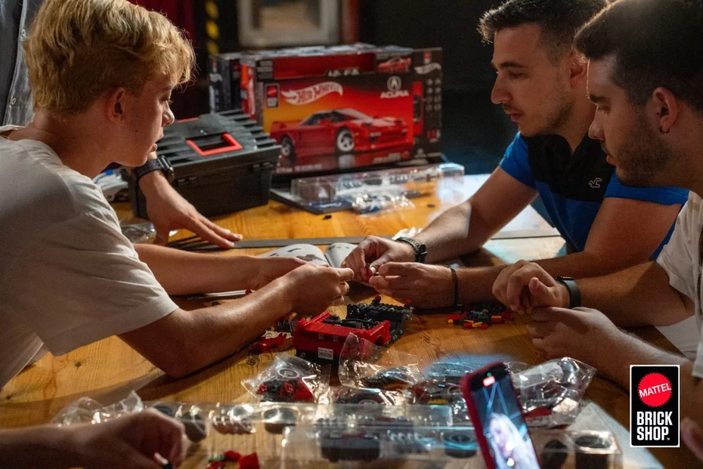 Mattel Brick Shop: Los apasionados de Hot Wheels tienen motivos para escribir ya su carta a los Reyes Magos 11 Motor16 Mattel Brickshop x Hot Wheels 9 Motor16