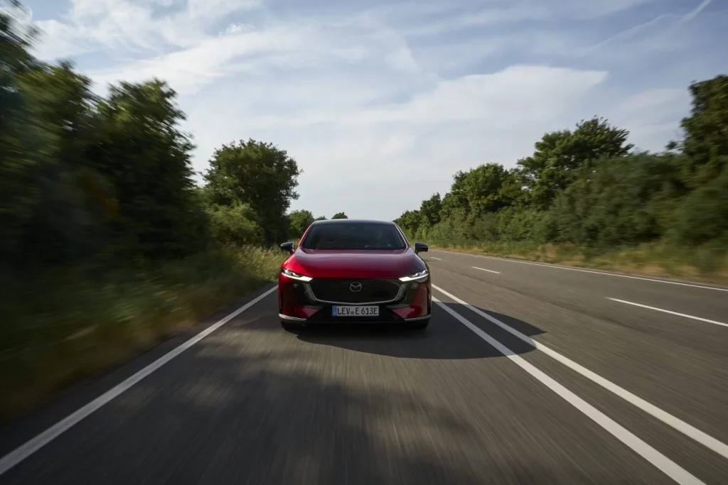 Primera prueba del Mazda6e, la primera berlina eléctrica de Mazda 9 Motor16 Primera prueba del Mazda6e, la primera berlina eléctrica de Mazda