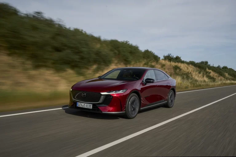 Primera prueba del Mazda6e, la primera berlina eléctrica de Mazda