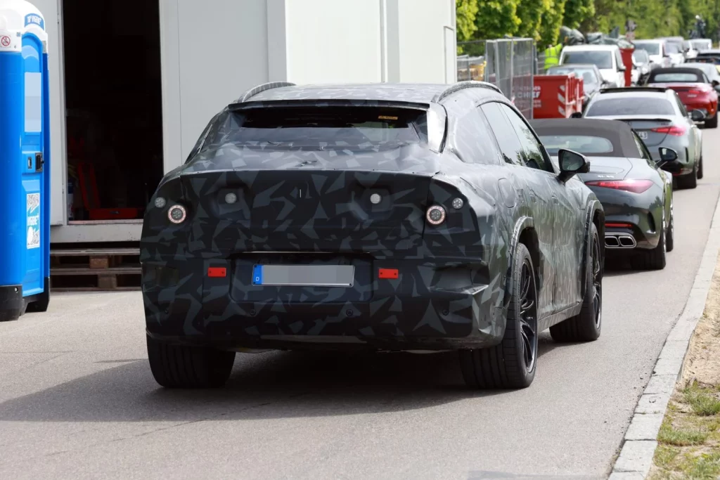 Nuevas fotos y detalles sobre el Mercedes-AMG SUV EV 16 Motor16 Mercedes AMG SUV 2027 14 Motor16
