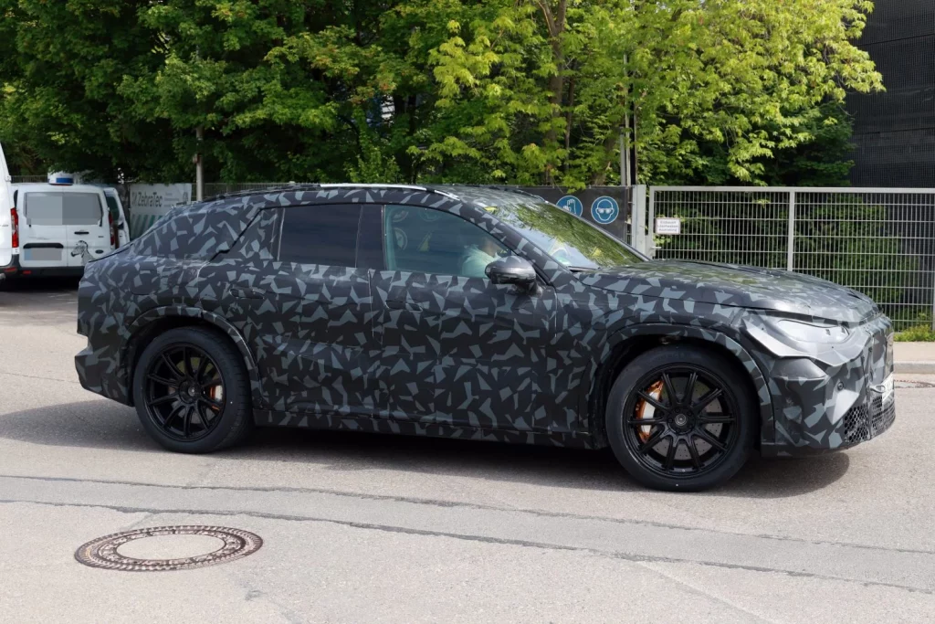 Nuevas fotos y detalles sobre el Mercedes-AMG SUV EV 8 Motor16 Mercedes AMG SUV 2027 6 Motor16